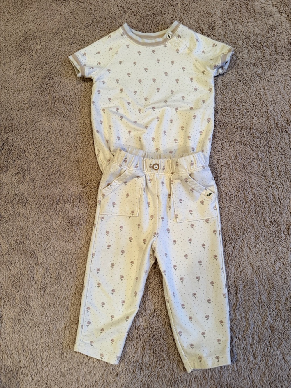 Easy Peasy Neutral  Baby Two-Piece Set with Small  Floral Print side 12 months